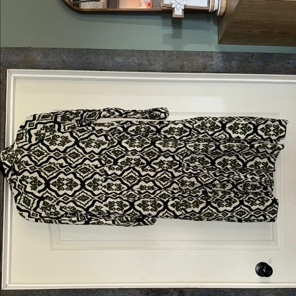 Green and cream Patterned Dress - Picture 5 of 5